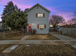 110 Sterling Ave, Oshkosh, WI 54901