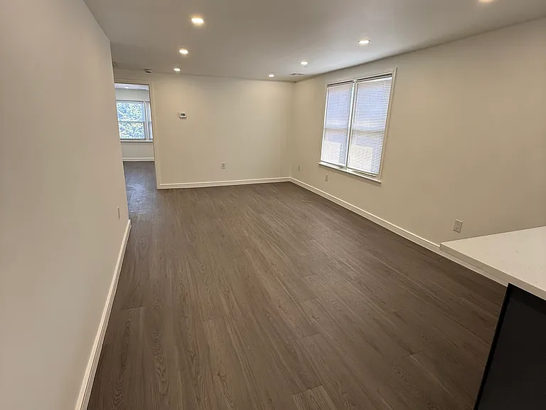 17 Laurel St #2 — Photo 8