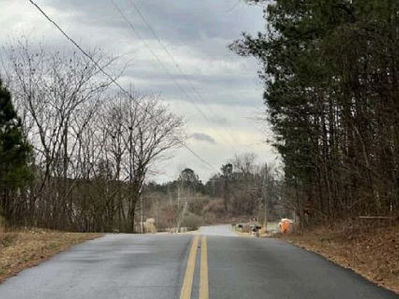 Exterior Neighborhood (street photo)