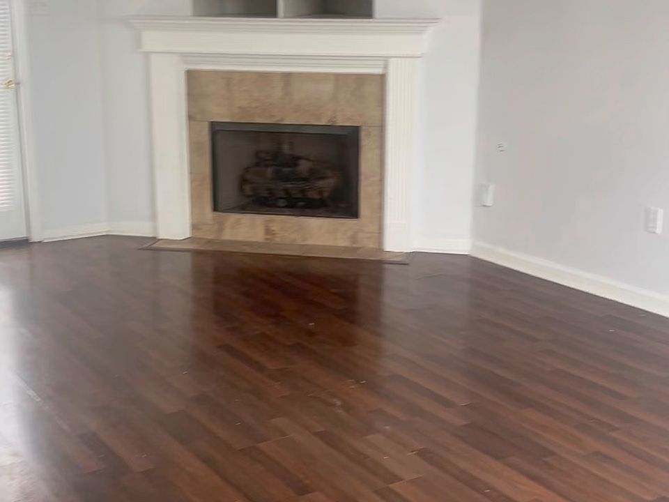 1st image of 4295 Edmonton St