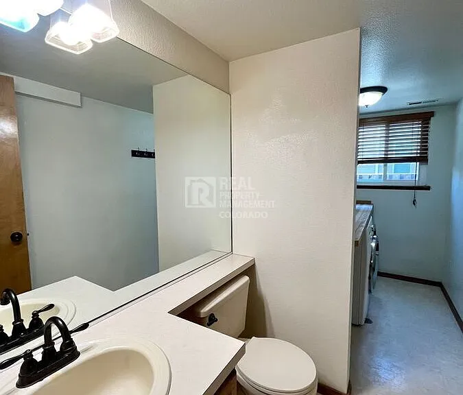 1313 Coolcrest Dr — Photo 12