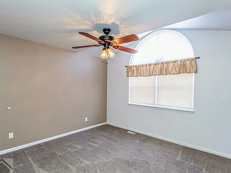 21731 Harlan Ln — Photo 2