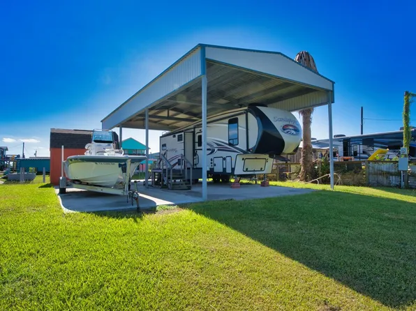 1377 County Road 201, Bay City, TX 77414