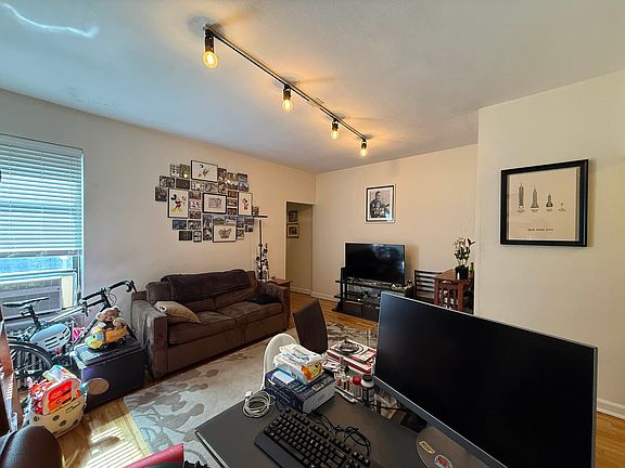 5th image of 346 W 56th St APT 5B