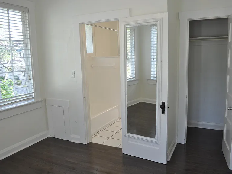 1305 S Albany Ave #B — Photo 18