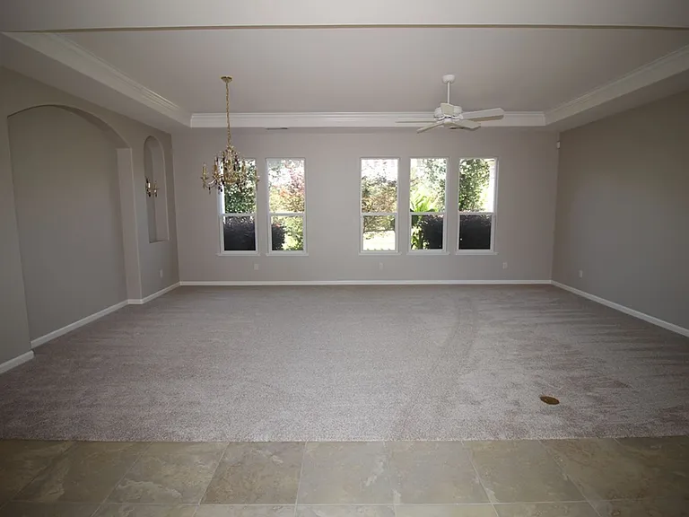 795 Heritage Ave — Photo 2