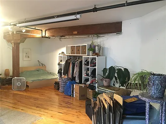 Rented by R New York | media 80