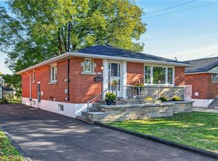 19 Welbourn Dr, Hamilton, ON L9A 3N1