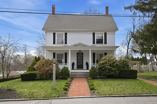 198 Linden St Photo 1
