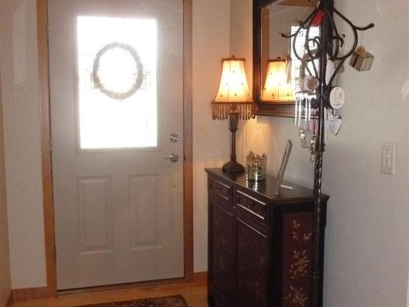 Into welcoming foyer w/closet