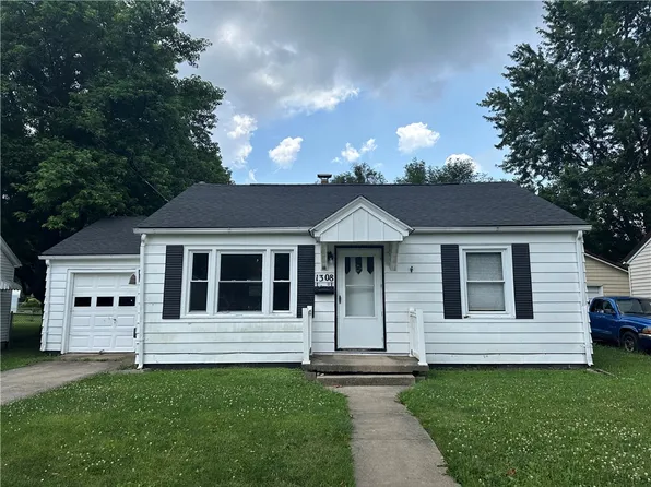 1308 S 6th St, Mattoon, IL 61938