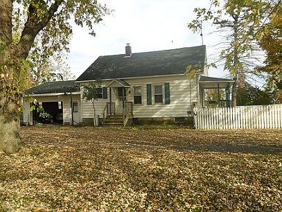 2nd image of 874 Cortland Rd