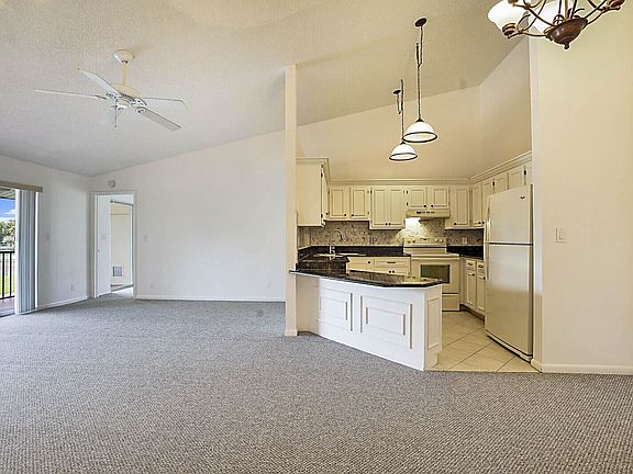 5th image of 6568 Chasewood Dr APT E