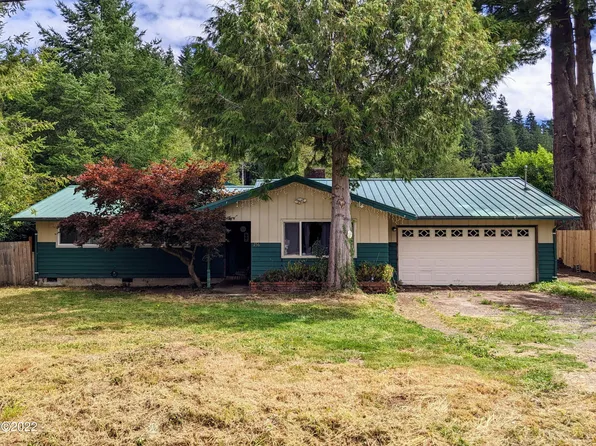 256 NE Palmer St, Siletz, OR 97380