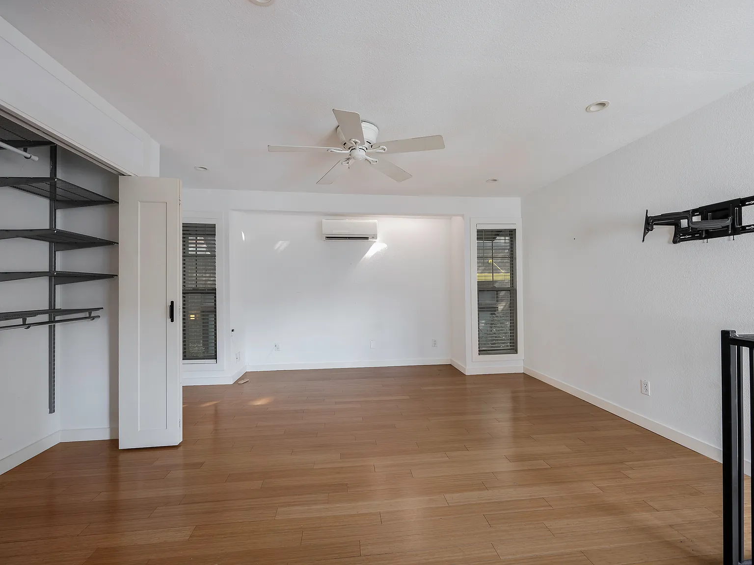 1 bed, 821 sqft, $2,200 — Photo 2