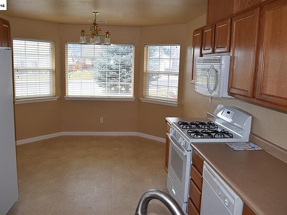 4th image of 1225 Gentry Ln