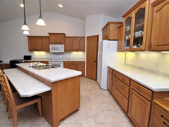 3rd image of 4725 Brookshire Pl