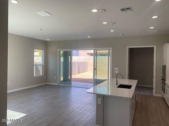 4th image of 21390 N 105th Avenue