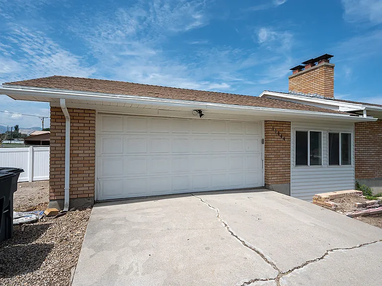 11044 S Temple Dr — Photo 4