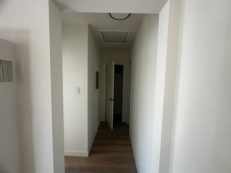 1529 3/4 W 105th St #1529-3/4 — Photo 7