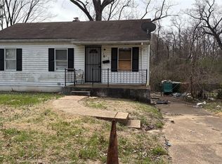 244 Estridge Rd, Saint Louis, MO 63137