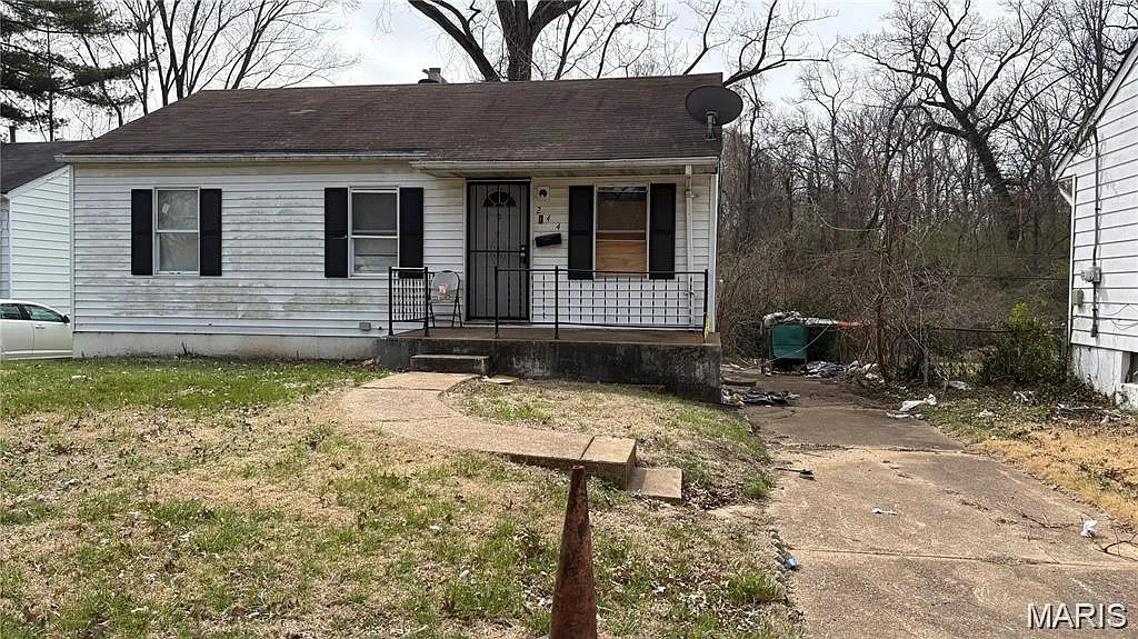 244 Estridge Rd photo 1