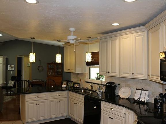 4th image of 1768 Briar Creek Ln