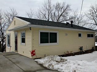 102 12th St Pl, Guthrie Center, IA 50115