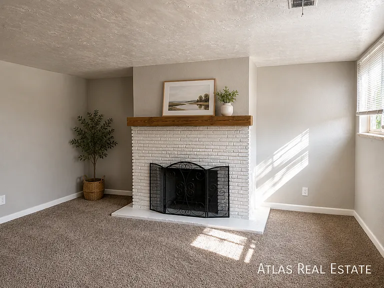 1833 N Hooker St — Photo 5