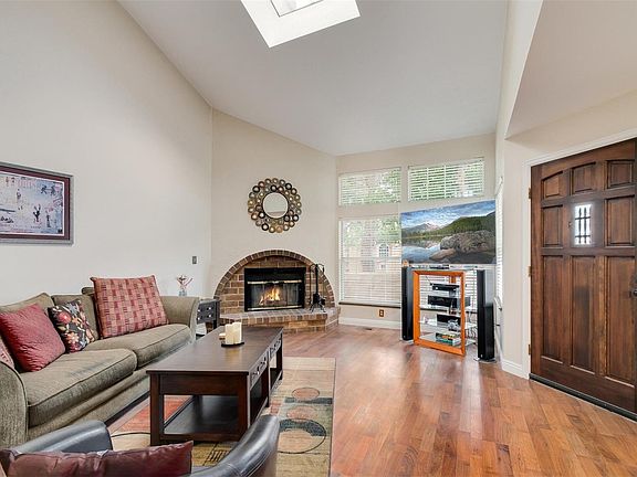 5th image of 9156 Madre Pl