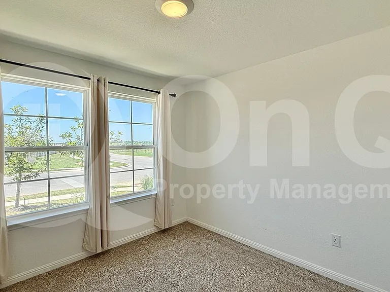 792 Lake Sweetwater Ln — Photo 10