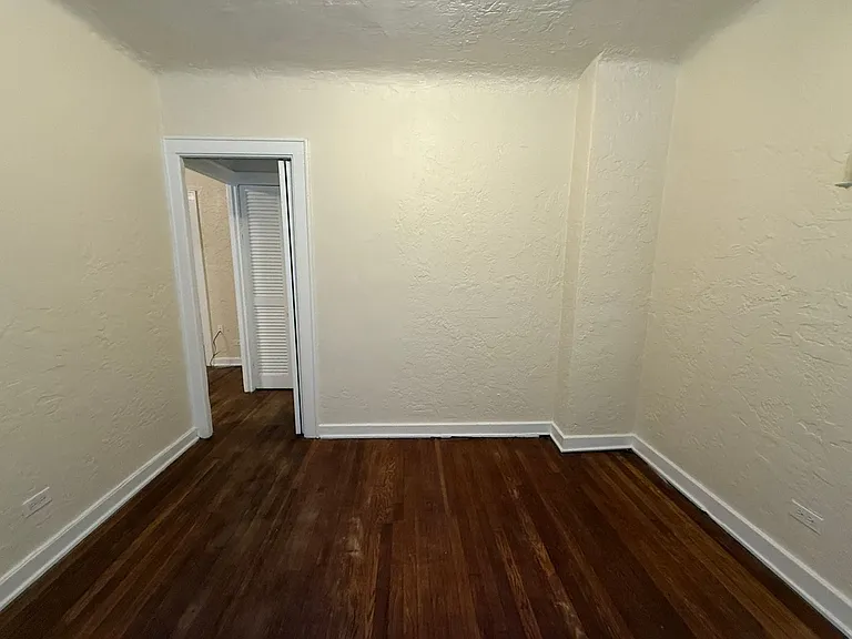 King Edward Annex Apartments — Photo 70