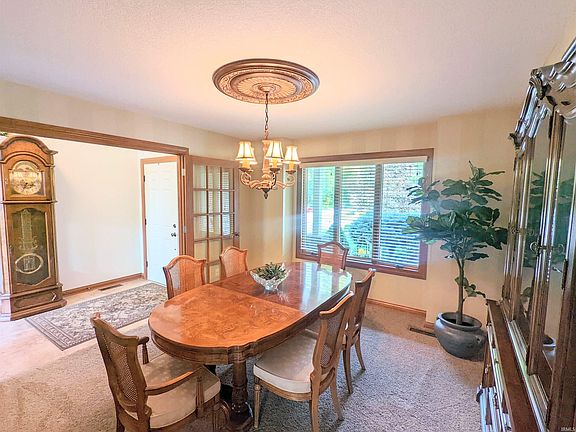 5th image of 2437 Red Oak Ct