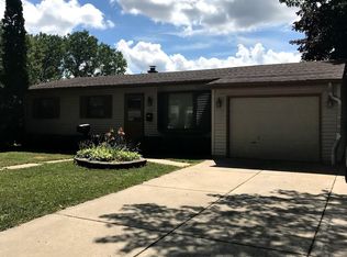 1527 Irving Pl, Waukesha, WI