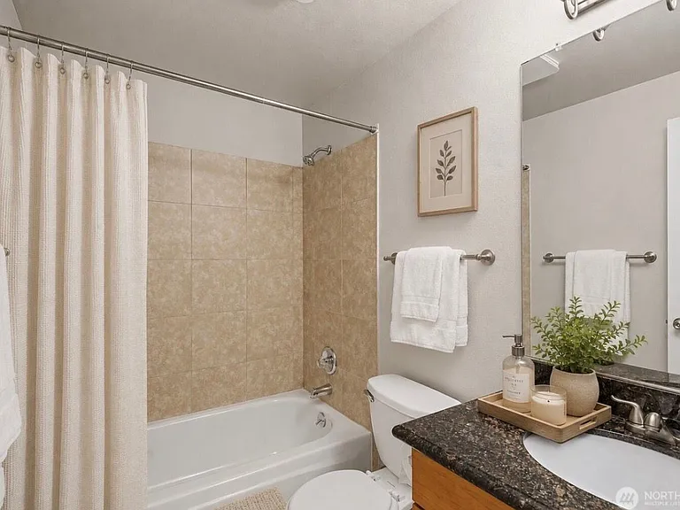 9905 NE 124th St — Photo 21