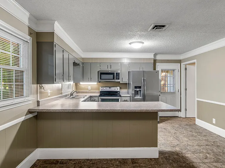 3905 Waterton Rd — Photo 10