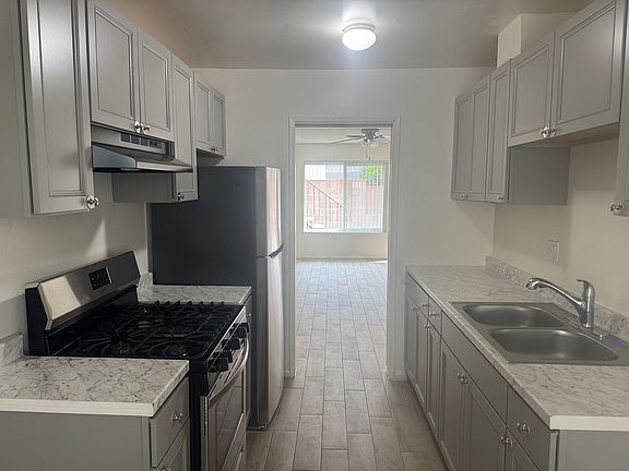 5th image of 1134 E Doran St #1