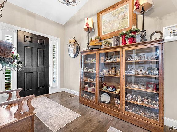 3rd image of 701 Ridgepointe Court Lake