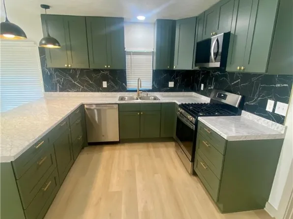 814 E 28th St, Bryan, TX 77803