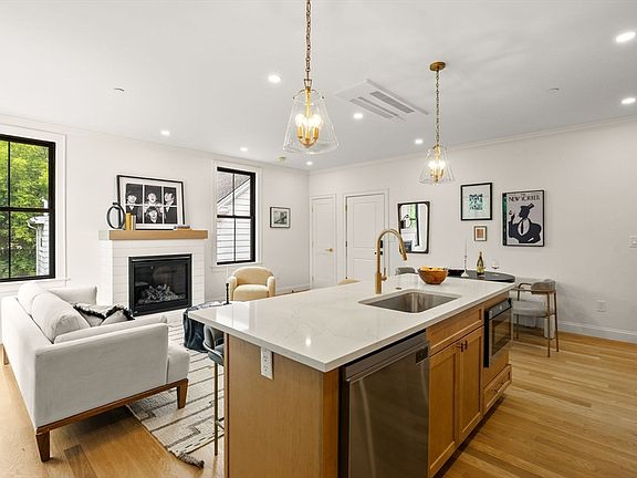 4th image of 27 Shepard St Unit 6