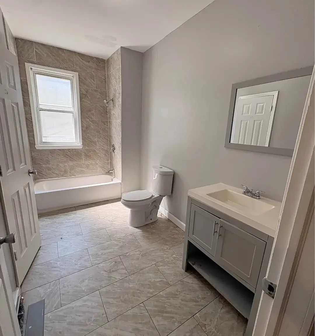 4 bed, $3,200 — Photo 2