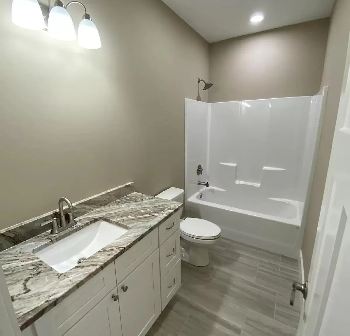 3 bed, 1450 sqft, $2,500 — Photo 4