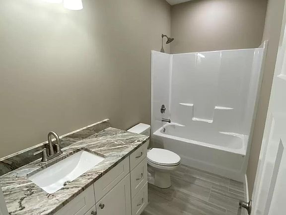 4th image of 236 Leyland Cir