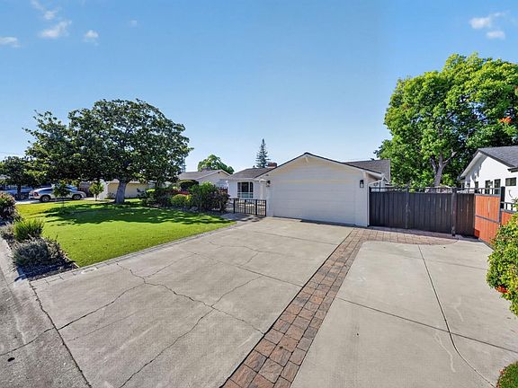 3rd image of 18397 Swarthmore Dr
