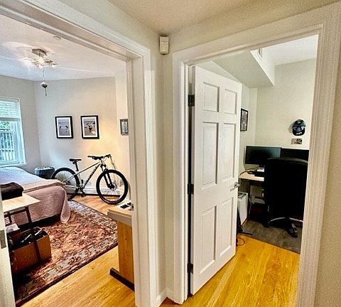 4th image of 1 Fairfield Pl APT 1
