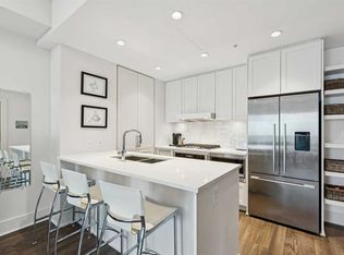 46 W 9th St NE #402, Calgary, AB T2E 7Y1