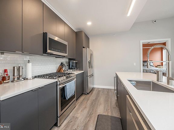 3rd image of 1501 N 31st St #Penthouse 3