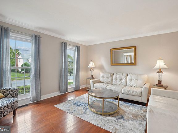 3rd image of 43482 Golden Meadow Cir