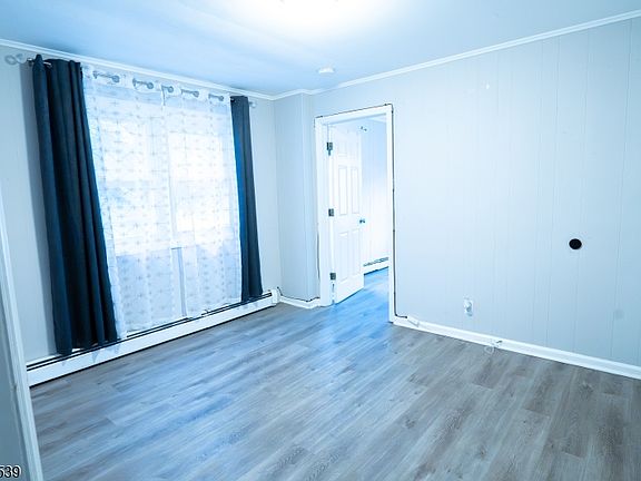 4th image of 213 Amity St #3