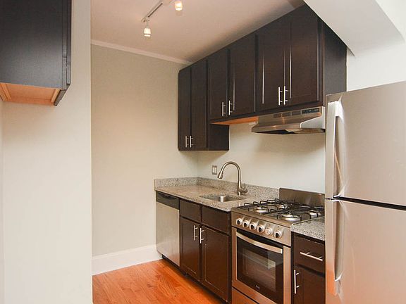 2nd image of 4737 N Hermitage Ave APT 403